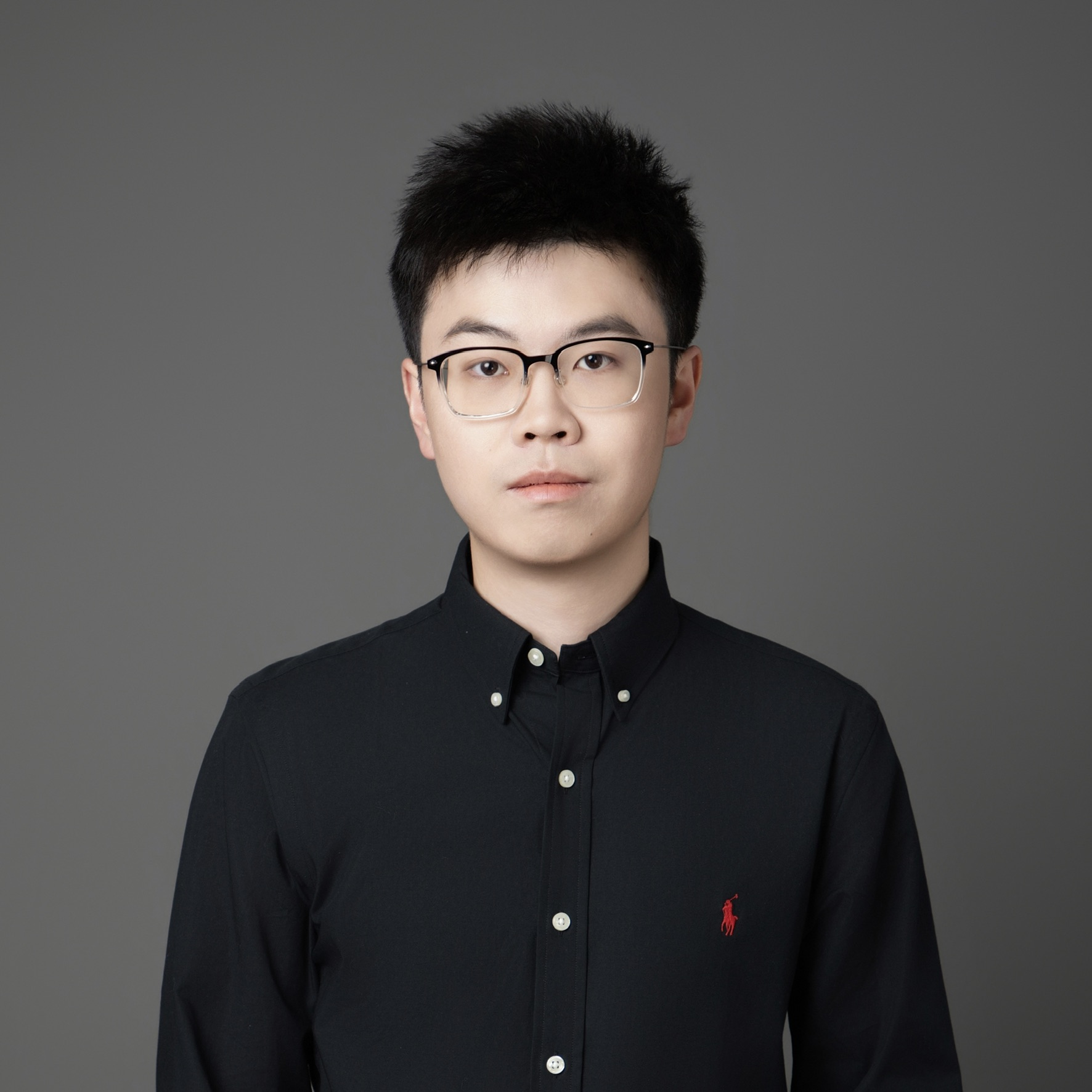 Portrait of Yihao Dong.
